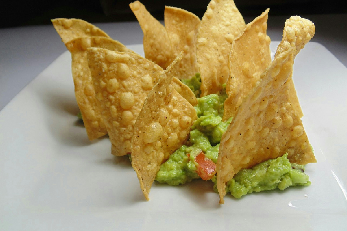 Non buttare più i nachos avanzati: ecco come scegliere quelli migliori per un aperitivo speciale